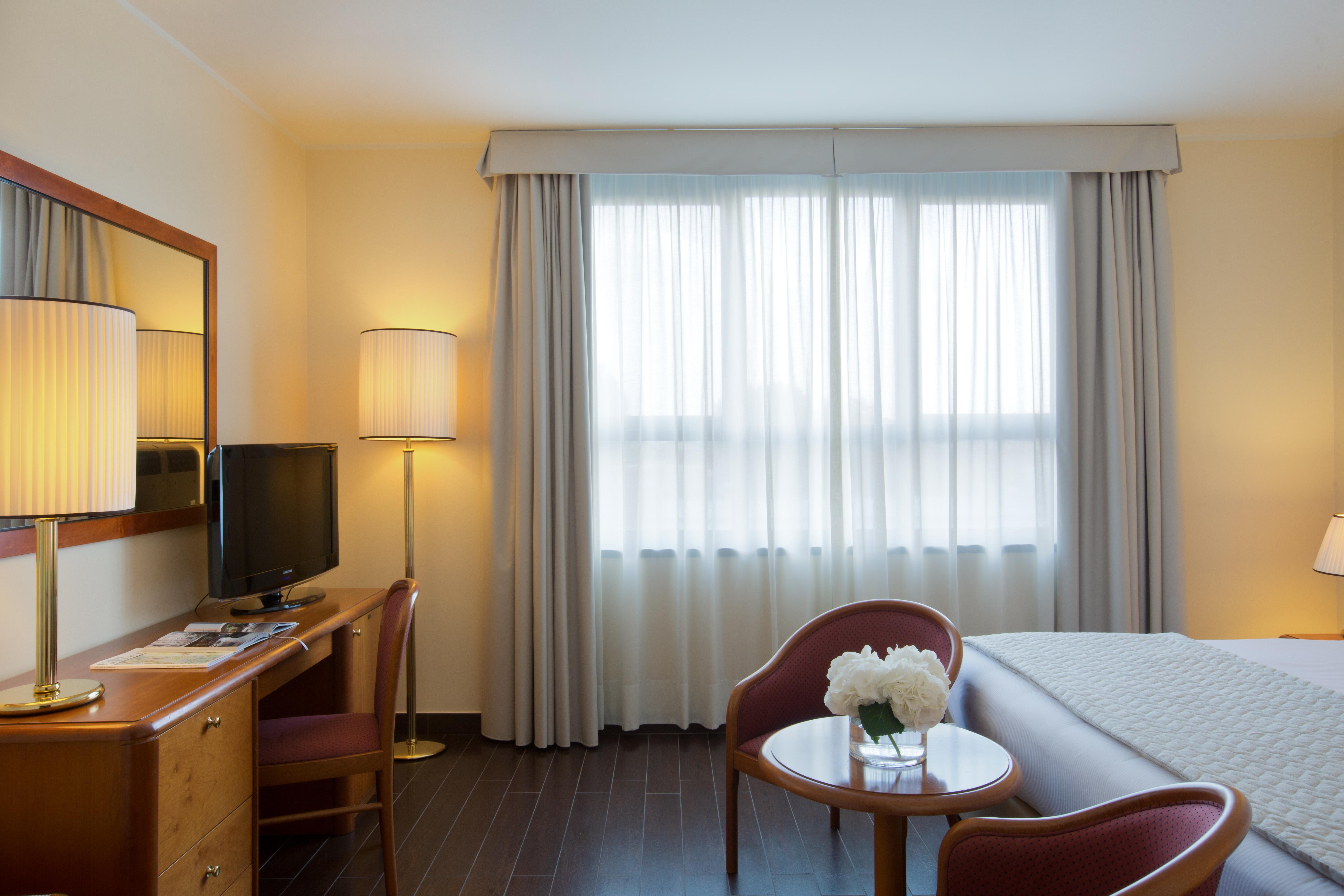 Starhotels Business Palace Milano Esterno foto